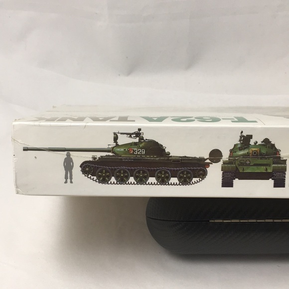 Tamiya Russian T-62A Tank 1/35 - Picture 5 of 8